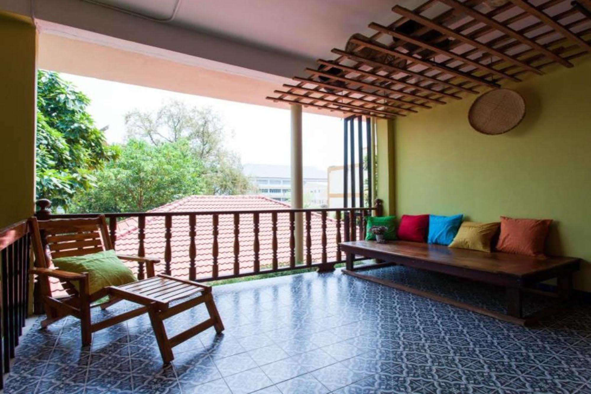 Hotel At Phra Sing Chiang Mai Zewnętrze zdjęcie