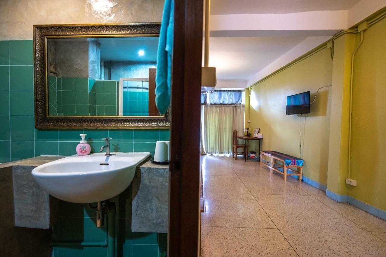 Hotel At Phra Sing Chiang Mai Zewnętrze zdjęcie